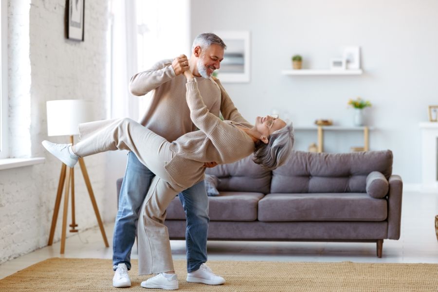 Dancing_couple_after_bursitis_tyreatment_wimbledon